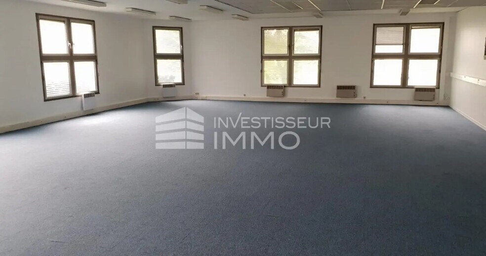 Bureau dans Torcy à vendre - Photo de l’immeuble – Image 3 sur 5