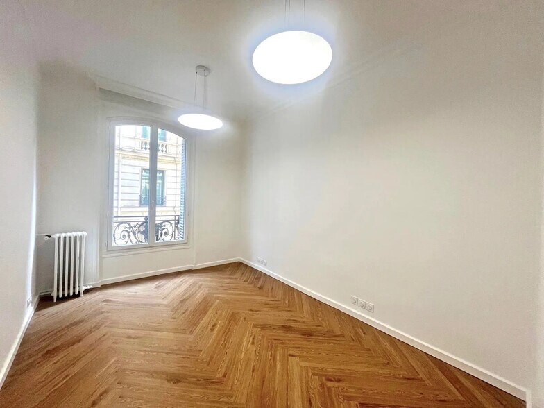 Bureau dans Paris à louer - Photo de l’immeuble – Image 3 sur 10