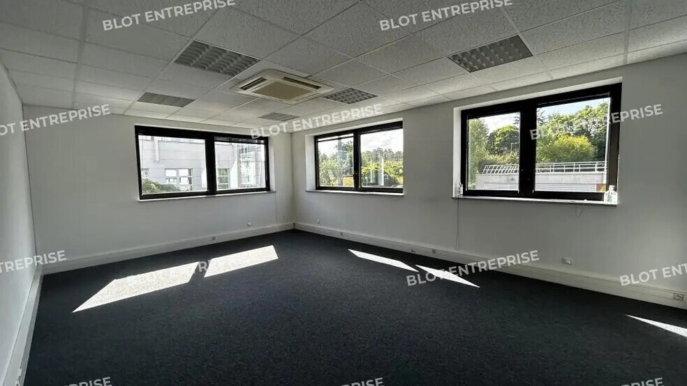 Bureau dans Cesson-Sévigné à louer - Photo de l’immeuble – Image 3 sur 14