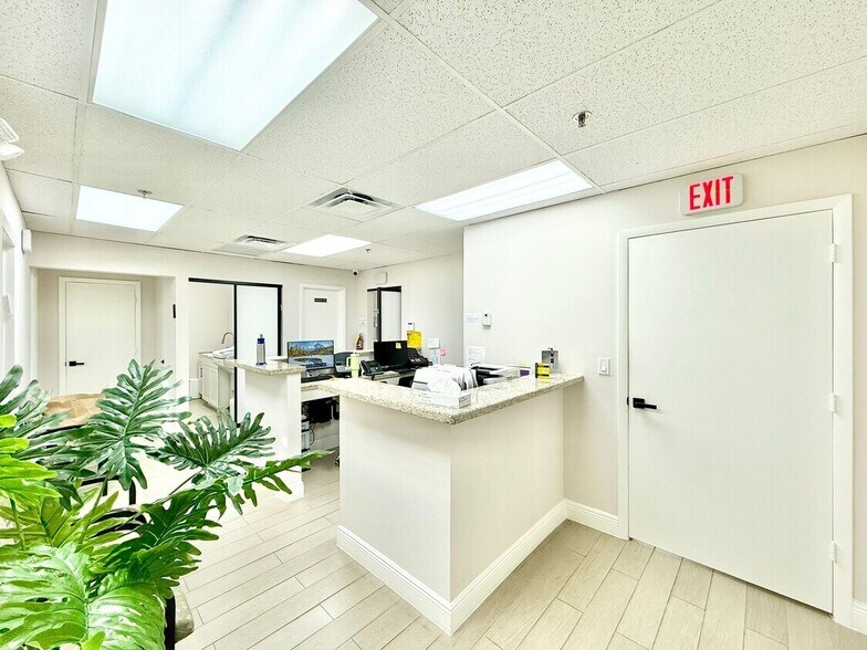 12550 Biscayne Blvd, North Miami, FL à vendre - Photo de l’immeuble – Image 3 sur 108
