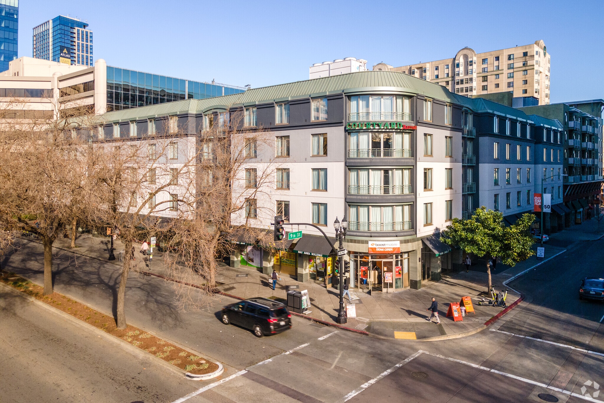 988 Broadway, Oakland, CA à louer Photo principale– Image 1 sur 9