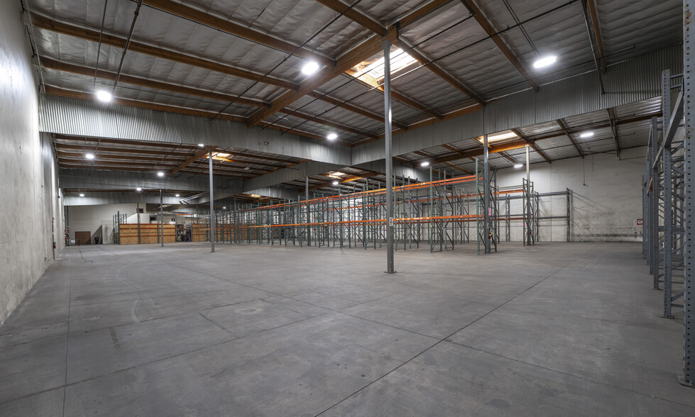 270 E Bonita Ave, Pomona, CA à louer - Photo de l’immeuble – Image 2 sur 9