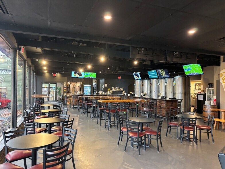 16087 Perry Hwy, Warrendale, PA à louer - Photo de l’immeuble – Image 3 sur 4