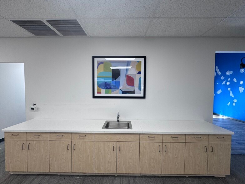 4801 E McDowell Rd, Phoenix, AZ à louer - Photo de l’immeuble – Image 3 sur 7