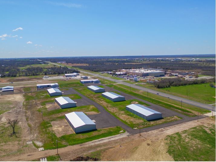 7350 N FM 1417, Denison, TX à louer - Photo principale – Image 1 sur 5