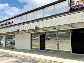 5973-5977 Bandera Rd, San Antonio, TX à louer Photo de l’immeuble– Image 1 sur 11