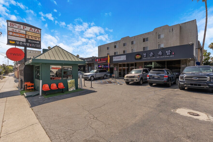 3062-3074 W 8th St, Los Angeles, CA à vendre - Photo de l’immeuble – Image 3 sur 12