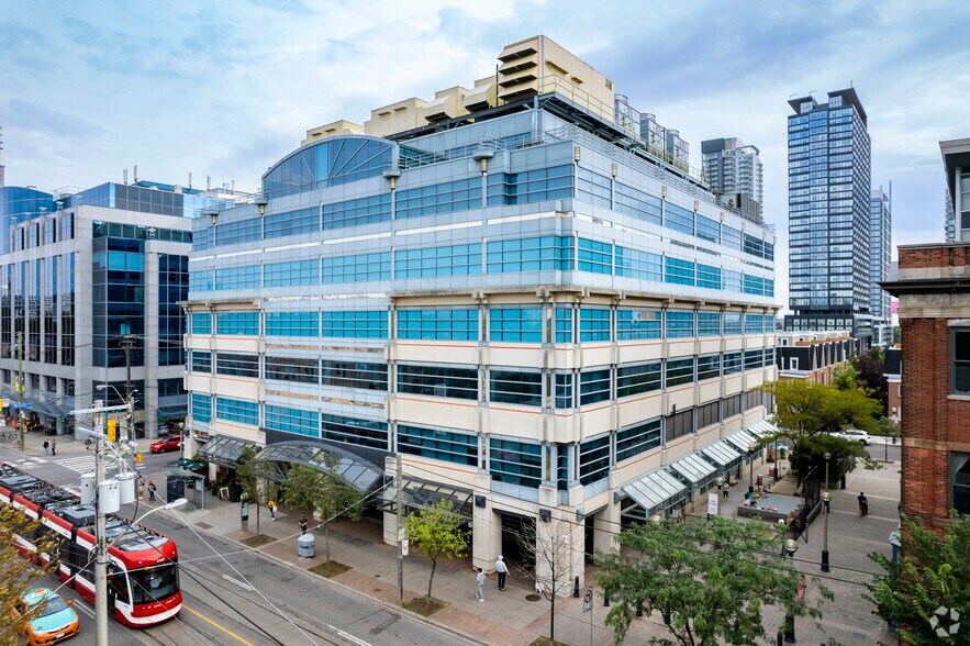 905 King St W, Toronto, ON à louer - Photo de l’immeuble – Image 3 sur 6