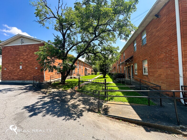2099 Martin Luther King Dr, Atlanta, GA à vendre - Photo de l’immeuble – Image 3 sur 20