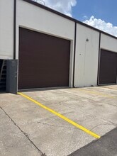 1717 E Busch Blvd, Tampa, FL à louer Photo de l’immeuble– Image 2 sur 2