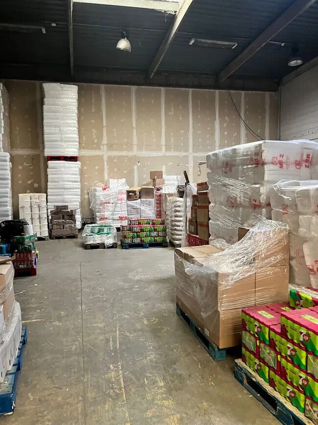 Plus de détails pour Local commercial à louer