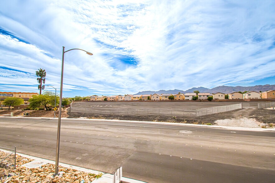8888 N Grand Canyon Dr, Las Vegas, NV à vendre - Aérien – Image 1 sur 21