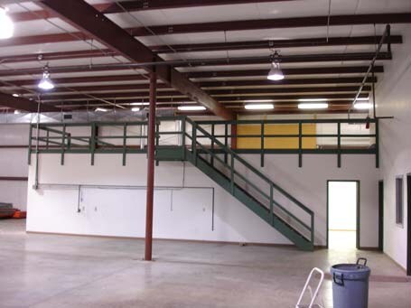 23201 Roemer Rd, Woodburn, IN à louer - Photo de l’immeuble – Image 3 sur 11
