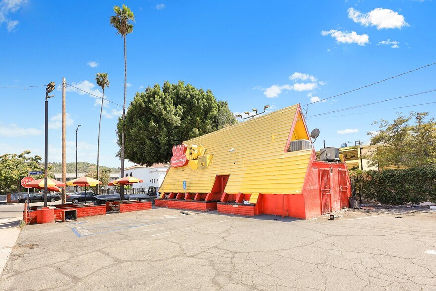 5215 N Figueroa St, Los Angeles, CA à vendre - Photo de l’immeuble – Image 3 sur 5