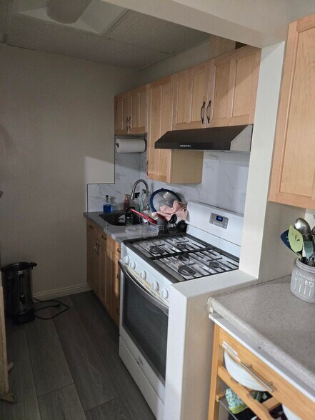 14937 San Fernando Mission Blvd, Mission Hills, CA à louer - Photo de l’immeuble – Image 3 sur 8