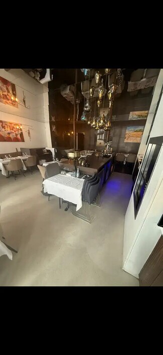 Plus de détails pour Local commercial à louer