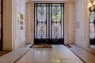 Bureau dans Paris à louer - Hall d’entrée – Image 3 sur 12