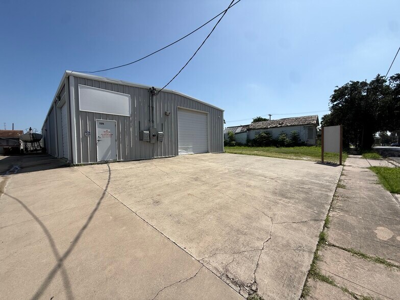 1014 Laredo St, Corpus Christi, TX à vendre - Photo de l’immeuble – Image 2 sur 6