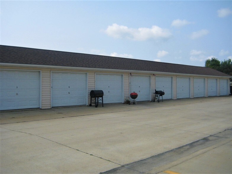 400 13th Ave NW, Oelwein, IA à vendre - Photo de l’immeuble – Image 3 sur 4