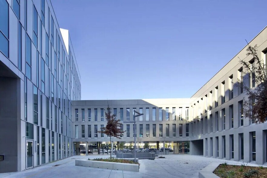 Bureau dans Cesson-Sévigné à louer - Photo de l’immeuble – Image 1 sur 12