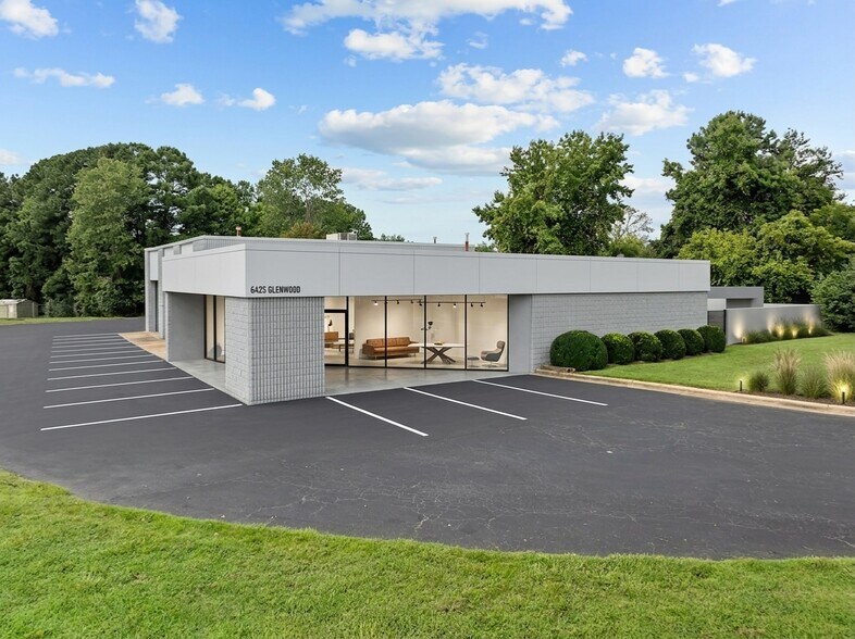 6425 Glenwood Ave, Raleigh, NC à vendre - Photo de l’immeuble – Image 2 sur 5