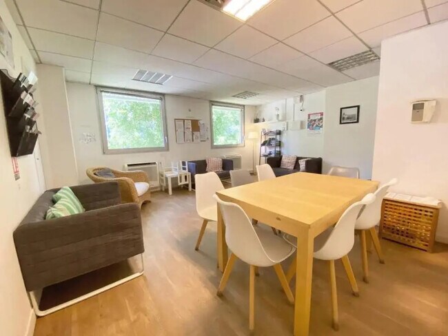 Plus de détails pour Bureau à louer