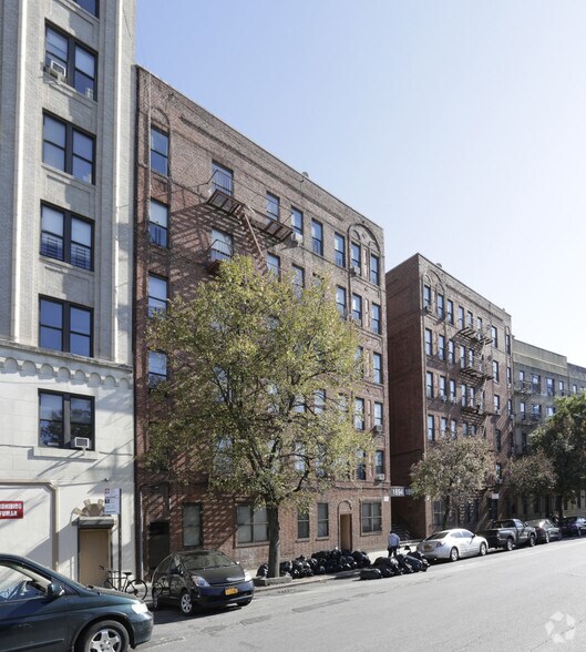 1892-1894 Arthur Ave, Bronx, NY à vendre - Photo de l’immeuble – Image 2 sur 6