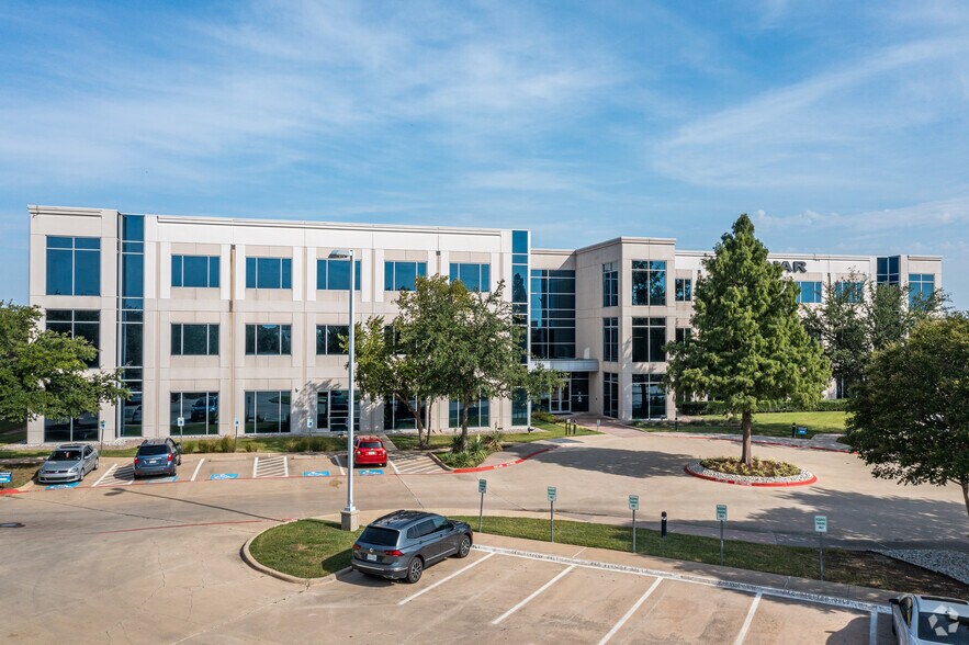 1707 Market Place Blvd, Irving, TX à louer - Photo de l’immeuble – Image 1 sur 13