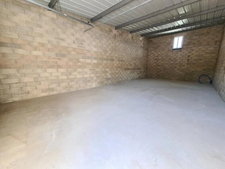 Local d’activités dans Le Soler à louer - Photo intérieure – Image 1 sur 3