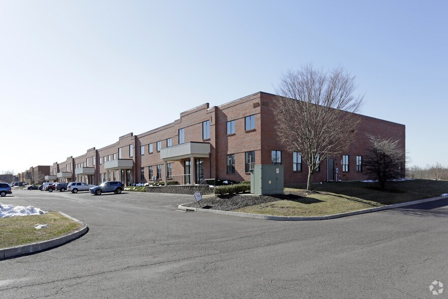 300 Schell Ln, Phoenixville, PA à louer - Photo de l’immeuble – Image 3 sur 4