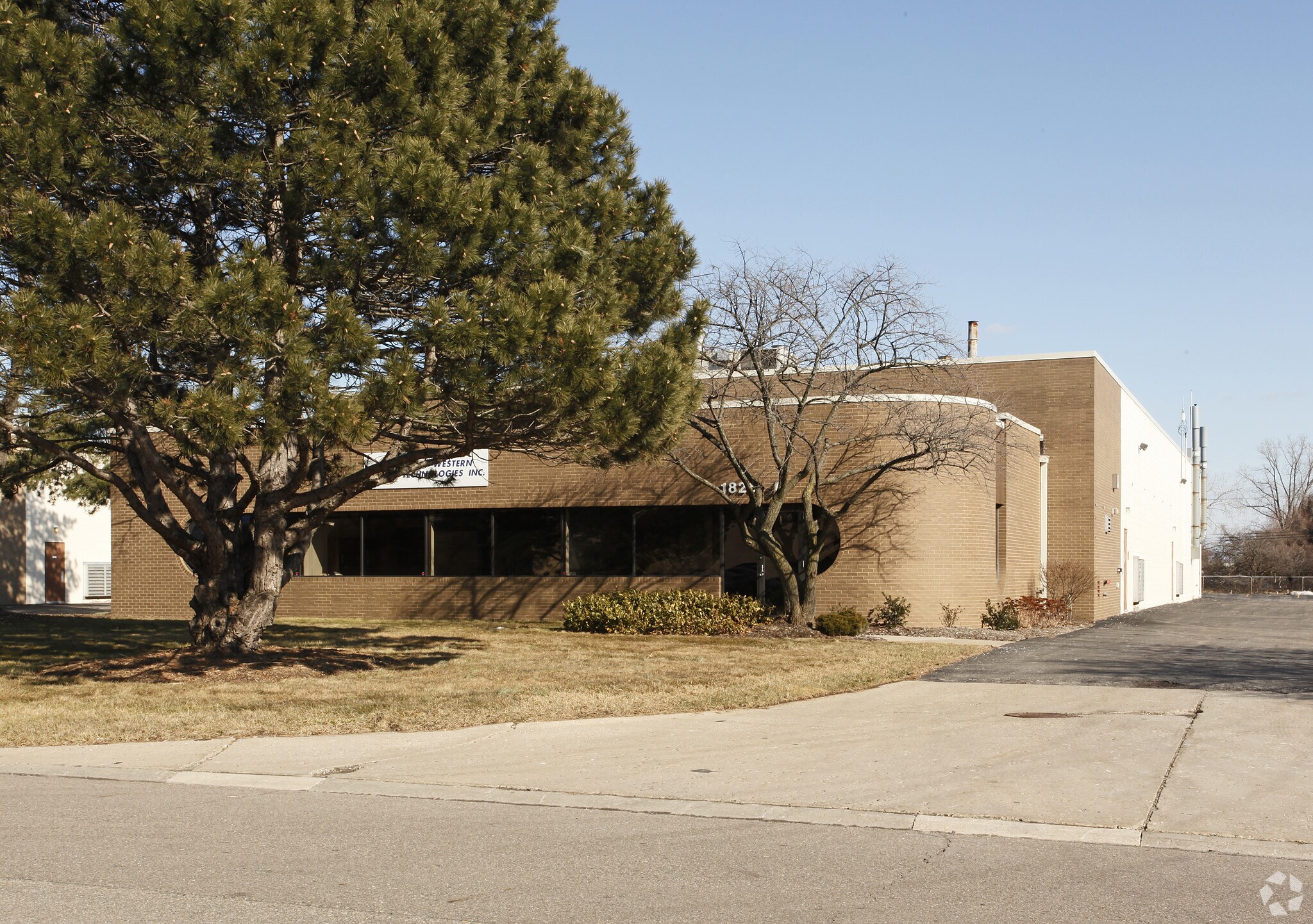 1826 Northwood Dr, Troy, MI à vendre Photo principale– Image 1 sur 3