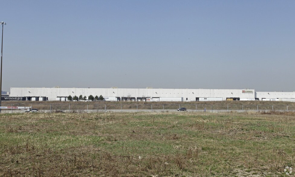 89 Walker Dr, Brampton, ON à louer - Photo de l’immeuble – Image 2 sur 2