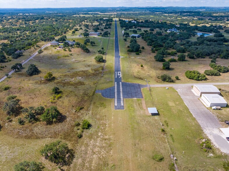 000 N Tailwind Dr, Blanco, TX à vendre - Photo de l’immeuble – Image 1 sur 11