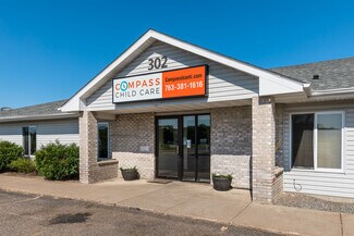 Plus de détails pour 302 Credit Union Dr NE, Isanti, MN - Local commercial à vendre