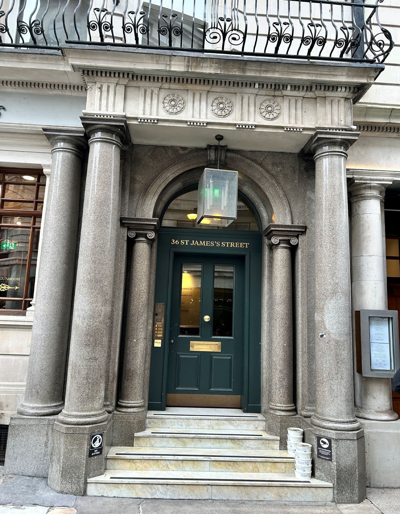 36 St James's St, Londres à louer Photo de l’immeuble– Image 1 sur 3