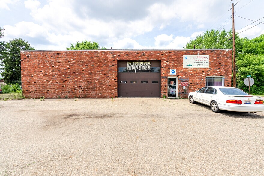 2615 Harrisburg Ave NE, Canton, OH à vendre - Photo de l’immeuble – Image 2 sur 12