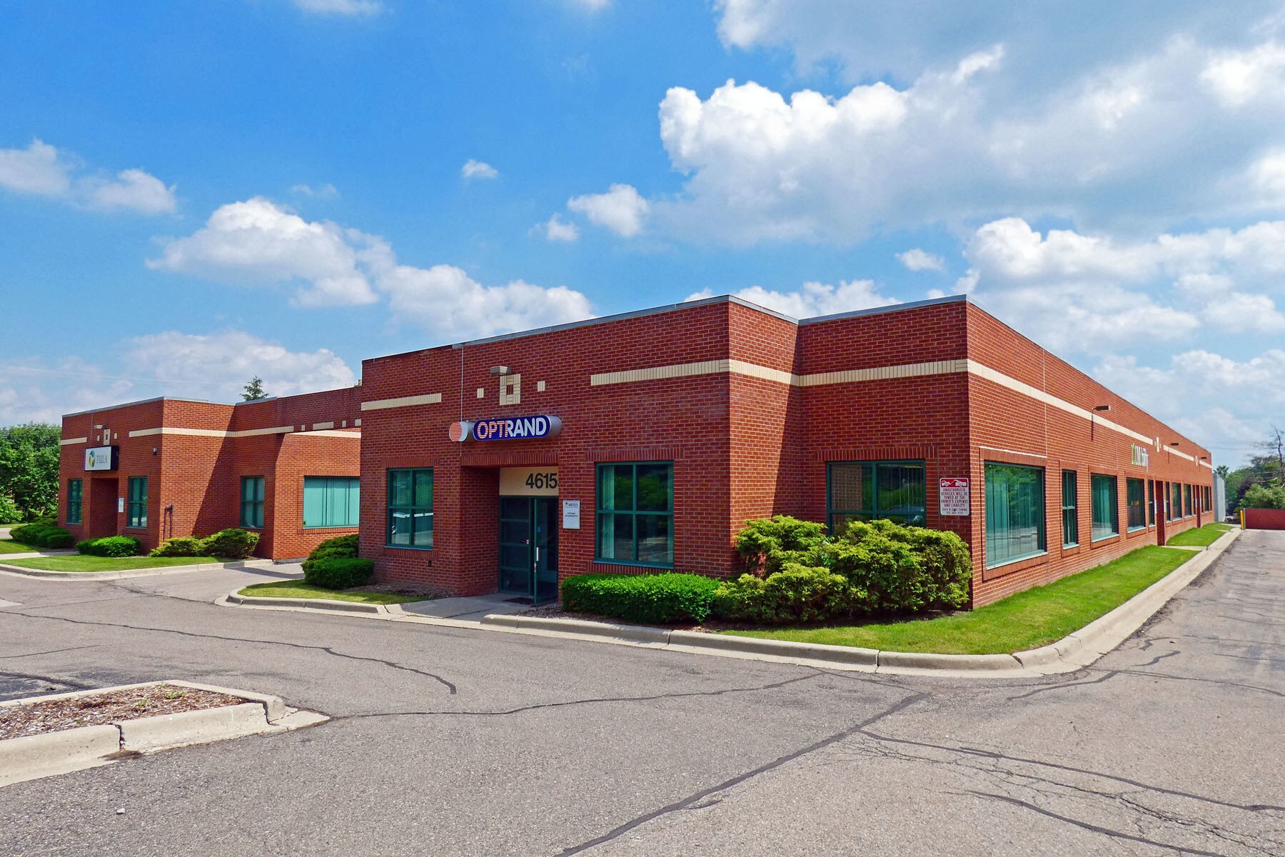 46029-46155 Five Mile Rd, Plymouth, MI à louer Photo de l’immeuble– Image 1 sur 8