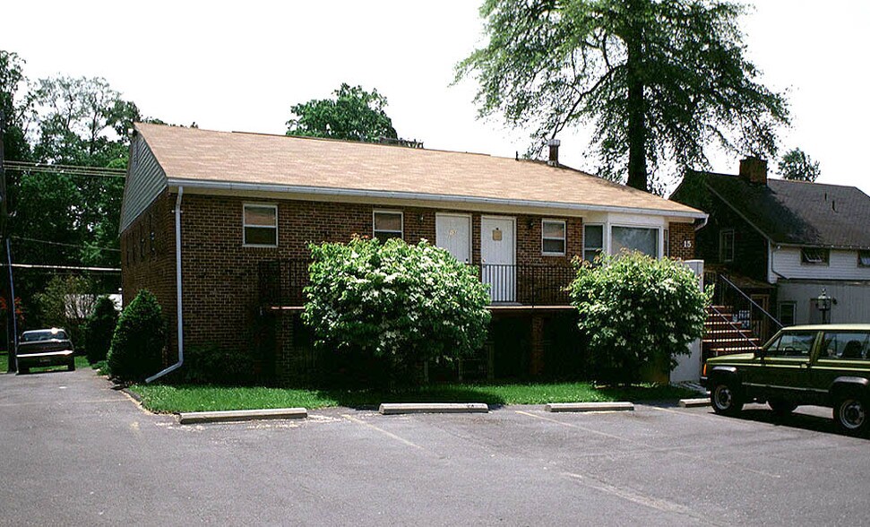 15 E Deer Park Dr, Gaithersburg, MD à vendre - Photo principale – Image 1 sur 3