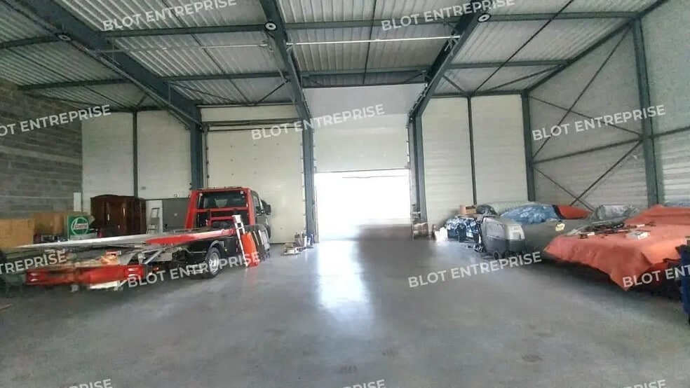 Local d’activités dans Saint-Jouan-des-Guérets à louer - Photo intérieure – Image 3 sur 4