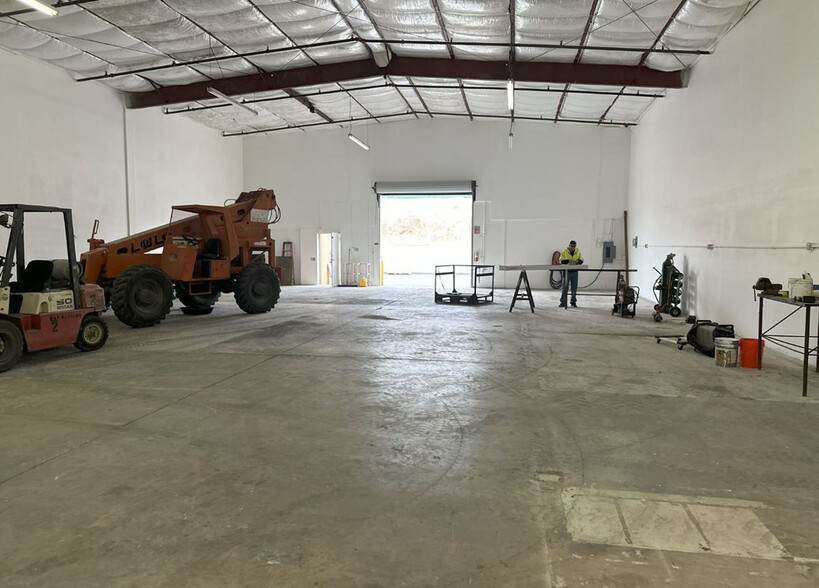 19011 Mermack Rd, Lake Elsinore, CA à louer - Photo de l’immeuble – Image 3 sur 17
