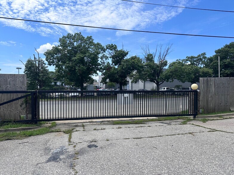 4719 Stamp Road, Temple Hills, MD 20748, Temple Hills, MD à louer - Photo de l’immeuble – Image 2 sur 7