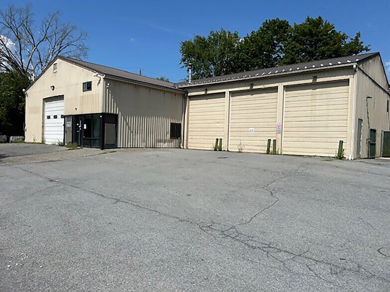 1581 Route 211 E, Middletown, NY à louer - Photo de l’immeuble – Image 1 sur 2