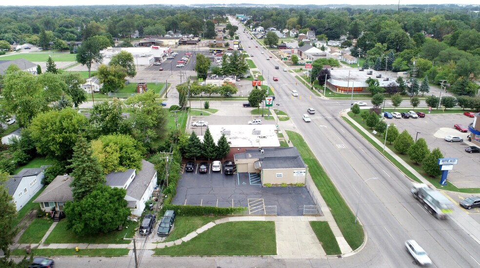 1175 Baldwin Ave, Pontiac, MI à vendre - Photo de l’immeuble – Image 3 sur 25