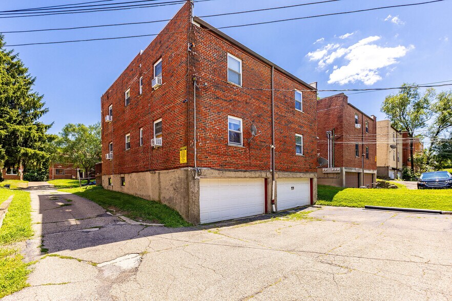 7119 Eastlawn Dr, Cincinnati, OH à vendre - Photo de l’immeuble – Image 3 sur 26