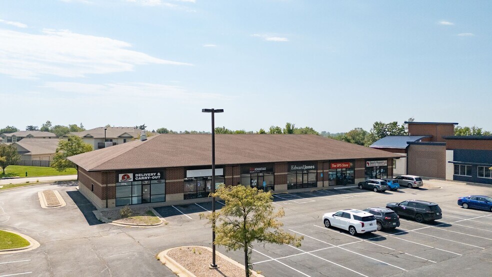 3315 SW Williams Blvd, Cedar Rapids, IA à louer - Photo de l’immeuble – Image 2 sur 18