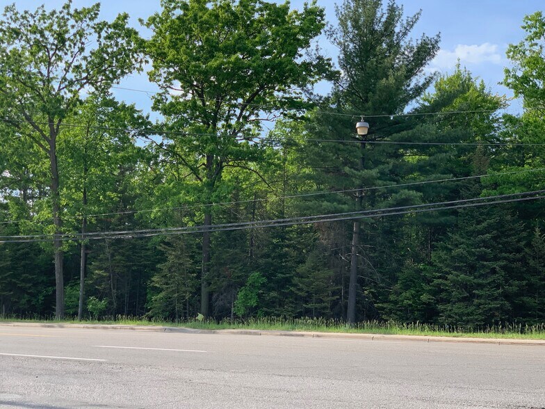 Xxx W Houghton Lake Dr, Houghton Lake, MI à vendre - Photo de l’immeuble – Image 1 sur 4