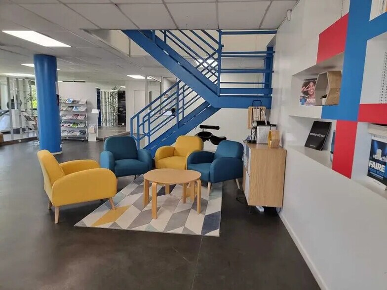 Local d’activités dans Toulouse à louer - Photo de l’immeuble – Image 1 sur 9