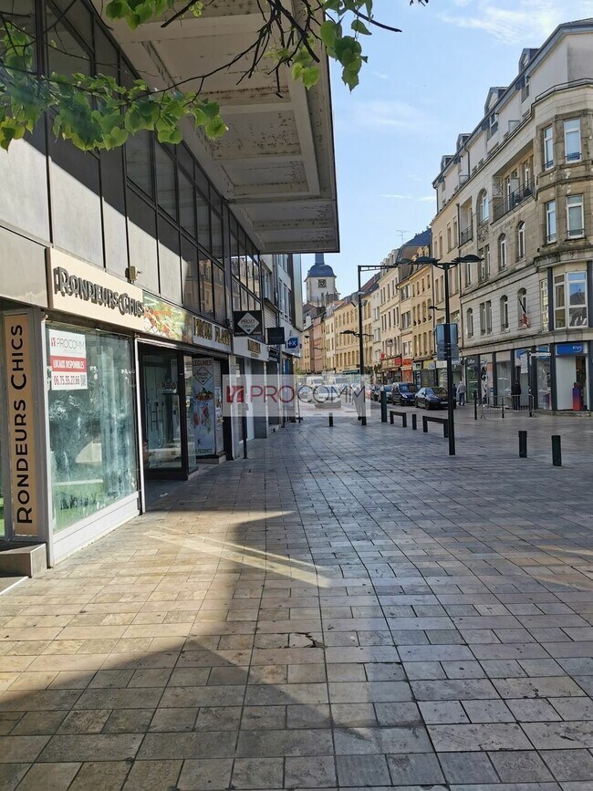 Plus de détails pour Local commercial à louer