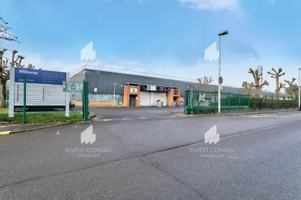 Local d’activités dans Villepinte à louer Photo de l’immeuble– Image 1 sur 11