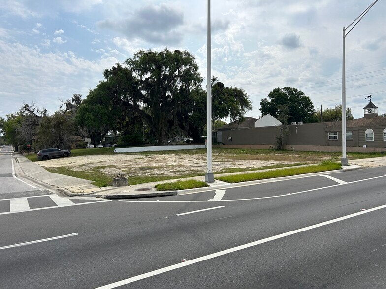 207 S Pine Ave, Ocala, FL à louer - Photo de la construction – Image 3 sur 5